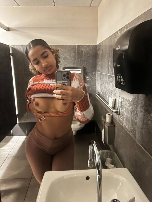 I'm Amanda I'm available for meetup fun text me: 9482309139 or telegram: @Tifanny_S68 no time for games please - Image 3